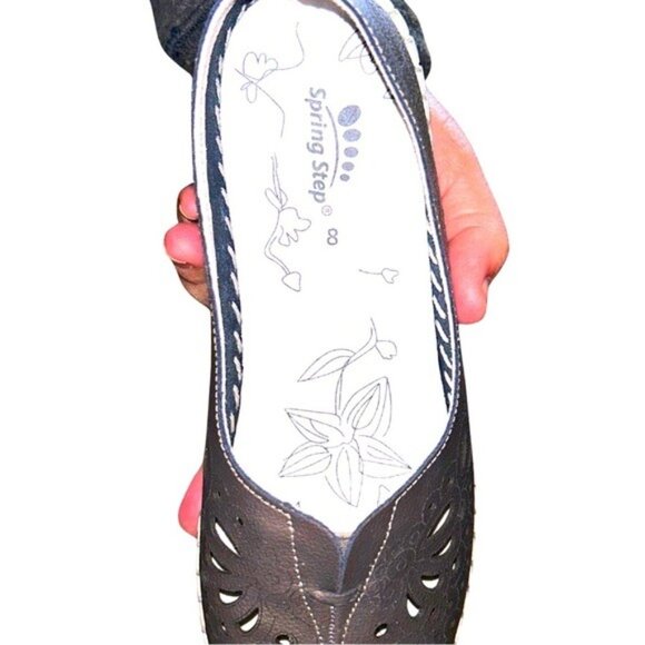 8M Bronze Loafer Mirtha Slip-On EUC Pristine Condition Leather Cut-out Design - Picture 14 of 16